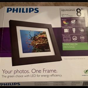 New In Box Digital Picture Frame
